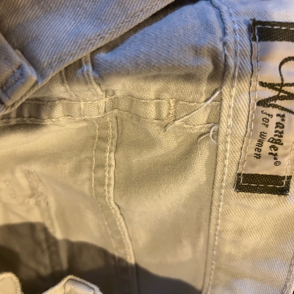 Women’s Wrangler Casual Tan Shorts size 16 - Picture 4 of 4